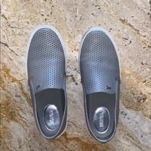 MICHAEL KORS SLIDE ONS